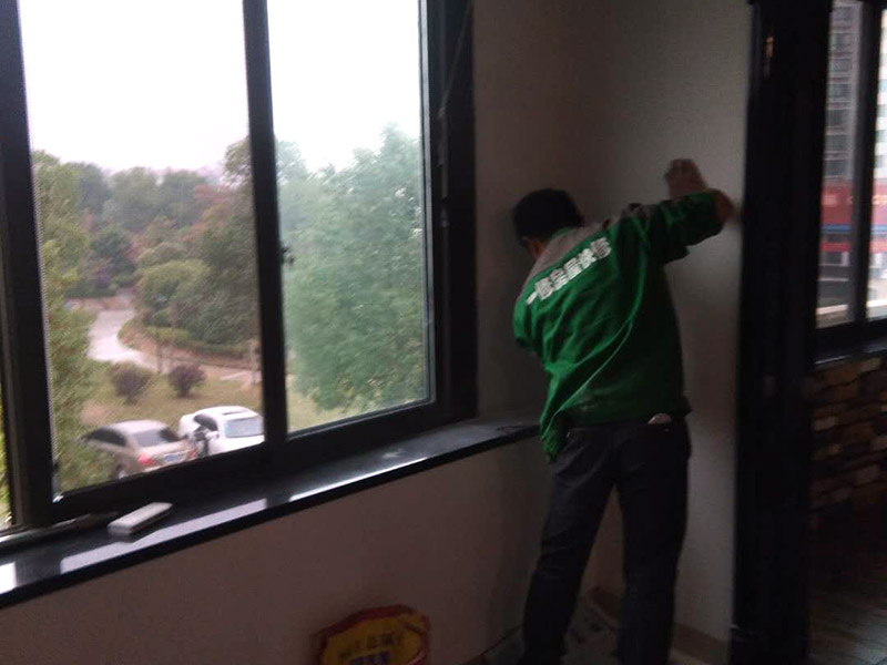 寧波刷墻師傅多少錢一平方，寧波刷墻師傅施工注意事項(xiàng)