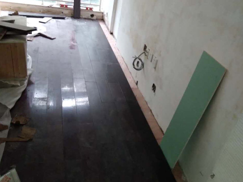 揚(yáng)州pvc運(yùn)動地板維修師傅哪里找,揚(yáng)州實(shí)木運(yùn)動地板如何保養(yǎng)