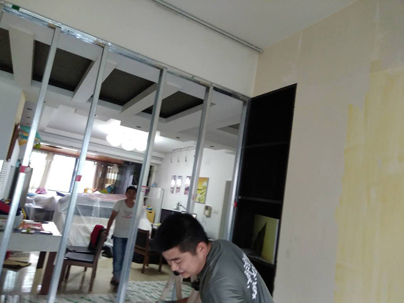 哪家鄭州門窗維修公司收費便宜，鄭州維修推拉門價格大概多少