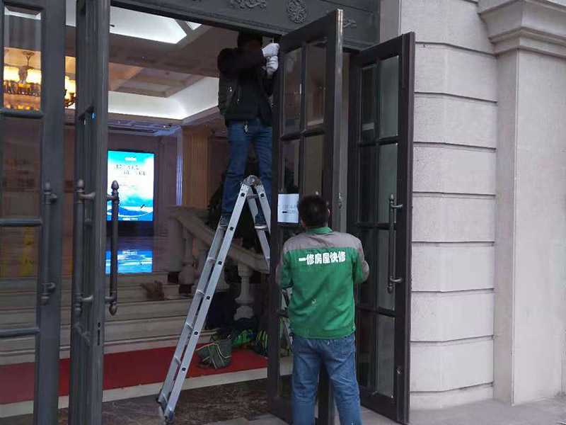 需要維修玻璃門哪家鄭州公司是，鄭州維修玻璃門窗哪家好