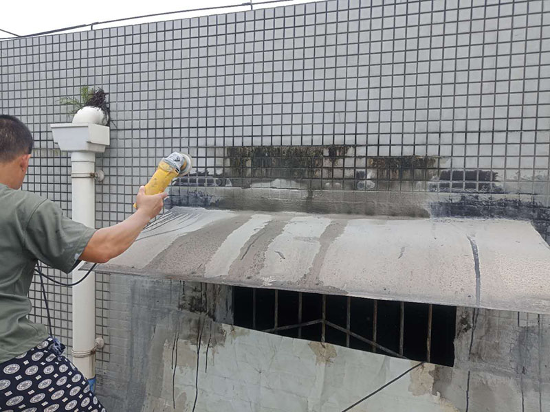 窗戶外墻防水切割：1、外墻防水不建議用防水涂料，防水涂料施工后需要做一層保護(hù)層；2、防水需要在水泥基面施工，如果貼了瓷磚，還需要把瓷磚鏟除再施工；3、外墻防水最好使用砂漿防水劑，做好后可以與原有的水泥基面形成一個(gè)整體，且不會(huì)被雨水中的酸、堿等物質(zhì)破壞。