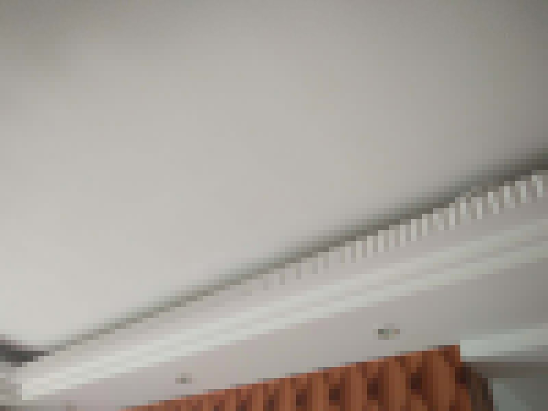 頂面空鼓維修：1、對空鼓區(qū)域進(jìn)行基本的處理，然后采用隔離劑對空鼓區(qū)域進(jìn)行基本的處理，清理干凈殘留物品，然后抹上一層膠膜。 2、進(jìn)行維修的時候一定要保持空鼓區(qū)域的濕潤性，提前一天進(jìn)行處理，然后在開始之前要進(jìn)行灑水處理。 3、為了保險起見，我們需要進(jìn)行封層抹灰的清理方面，第一次抹灰的時候，一定要抹實(shí)，以薄為主要，帶底灰完成之后，等一會就可以進(jìn)行二次抹灰了，第二次抹灰以厚度為主要，同時要注意平整性處理，處理完之后等待七八成晾干的情況下，就可以進(jìn)行最后一步工作了，進(jìn)行最后的抹灰處理，一般整體厚度不超過15mm就行了。