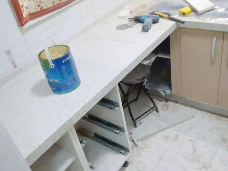 安裝燈具的師傅電話，吊燈、客廳燈和壁燈分別有什么安裝不同之處