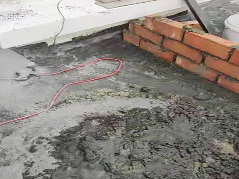 陽臺地面處理施工:防水能力差、表面比較光滑且不具備防滑能力的瓷磚，鋪裝在陽臺地面上是比較危險的事情。如果特別需要在陽臺地面鋪設(shè)瓷磚的話，建議盡量選用亞光面、光線反射率較低、同時具有防凍、防水、防滑等特點的瓷磚進行陽臺的地面鋪設(shè)。 　