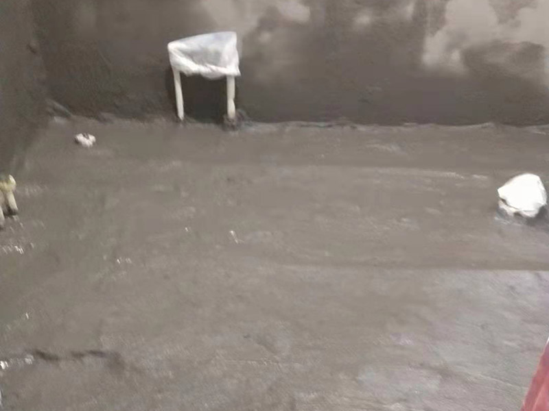 衛(wèi)生間貼磚裝修:衛(wèi)生間貼磚的流程首先先清掃地面，水泥砂漿找平，接著再定標(biāo)高，彈線，地磚進(jìn)水，攤鋪水泥砂漿，鋪貼石磚，最后灌縫，白水泥或者填縫劑都可以，或者做專業(yè)的美縫。