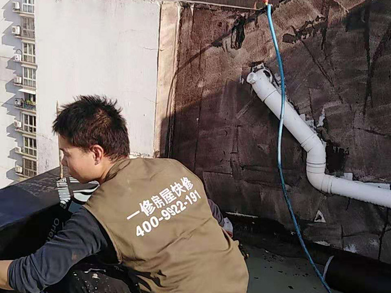 成都房頂漏水可以自己修補嗎，成都房頂漏水維修價格