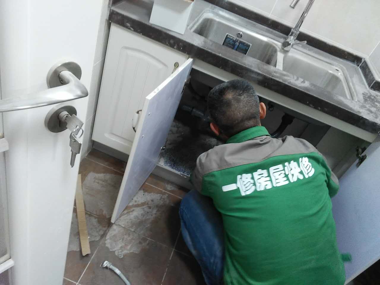 你以為櫥柜安裝很簡單？老師傅告訴你這些細節(jié)千萬別忽略了