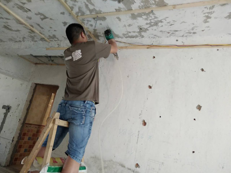 石家莊刷墻工人多少錢(qián)一天，石家莊刷墻工人去哪找