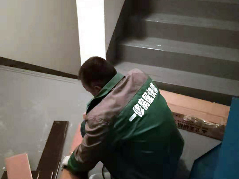 成都屋面滲水怎么維修才不漏，成都屋面處理滲水哪家公司好