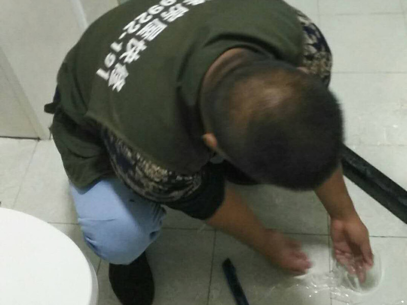 武漢陽臺漏水怎么做防水好，武漢陽臺漏水維修多少錢