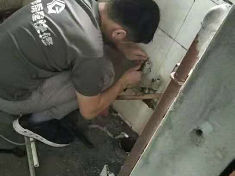 成都臥室刷漆什么顏色好，成都臥室刷漆好還是壁紙好