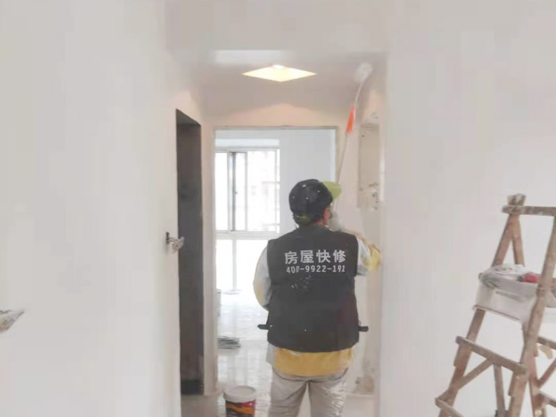 成都?jí)γ媛┧S修公司常用的辦法，維修墻面需要用到哪些材料