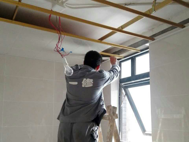 家庭電路維修檢測(cè)，跳閘多是因?yàn)榫€路過(guò)