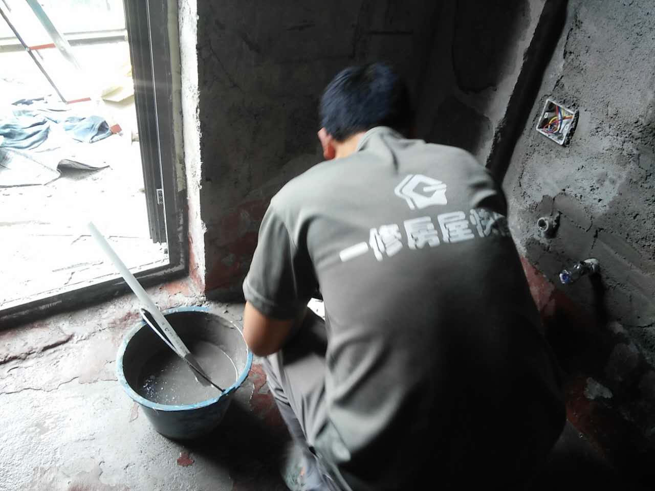 一修老式廚房改造、強(qiáng)化地板安裝、飄窗