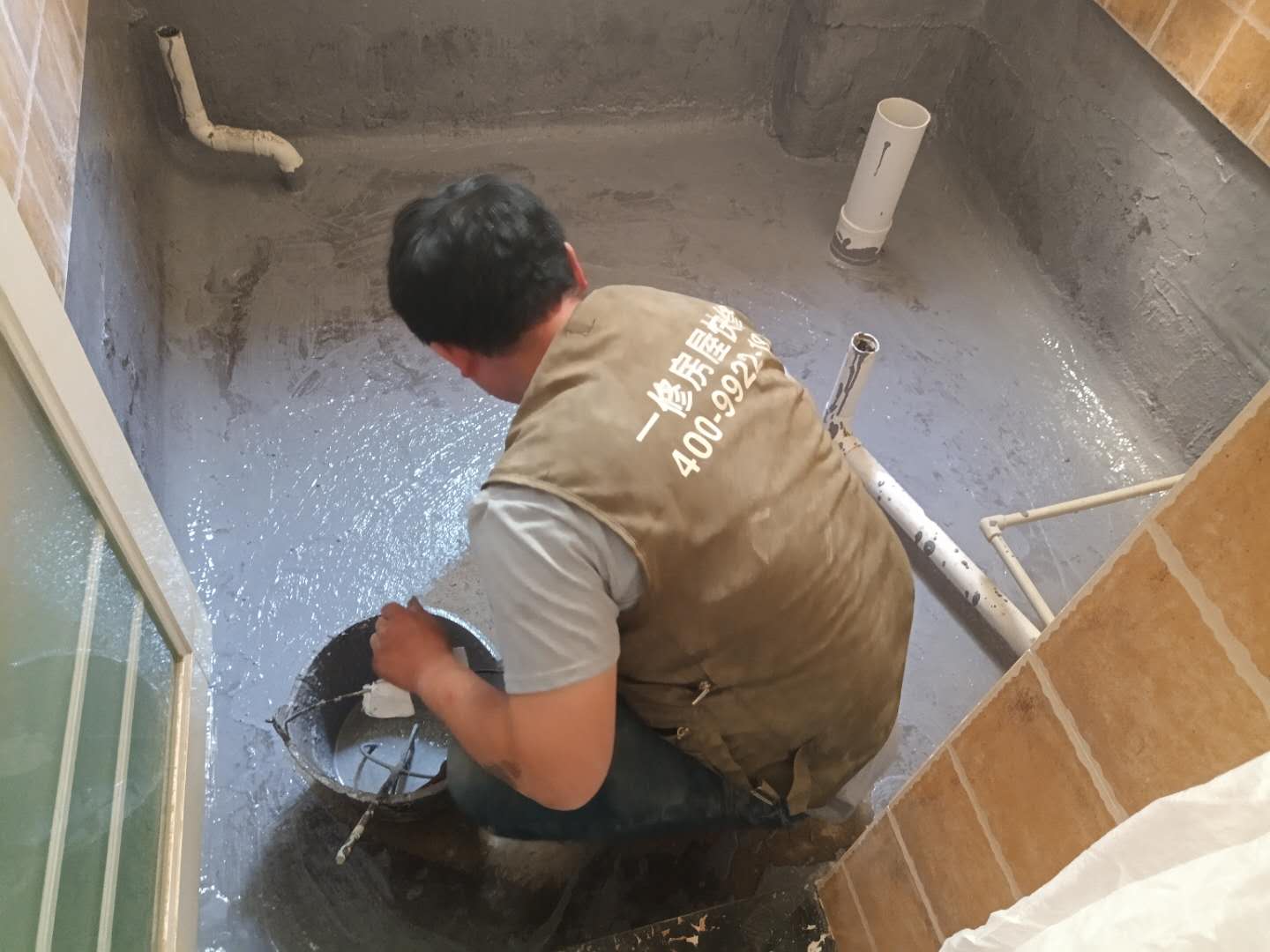 衛(wèi)生間墻壁漏水太糟心了，只要解決這兩