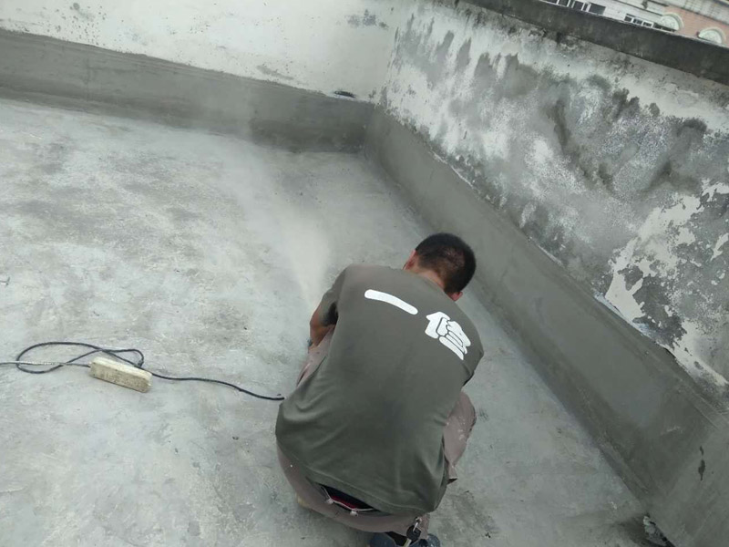房頂裂縫住的提心吊膽？老師傅簡單幾招