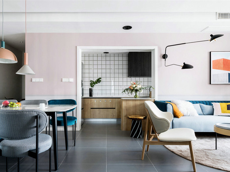 復(fù)式樓風(fēng)格裝修中，簡約型和歐式典雅型