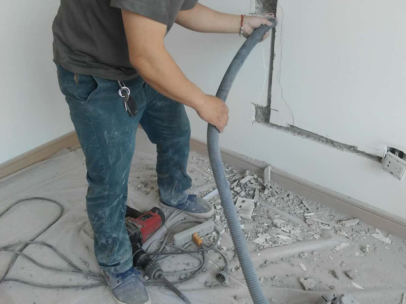 開(kāi)線(xiàn)管槽、改水電維修