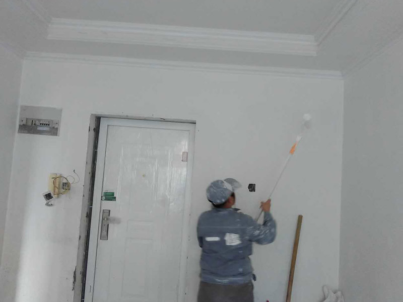 墻面補灰、滾漆